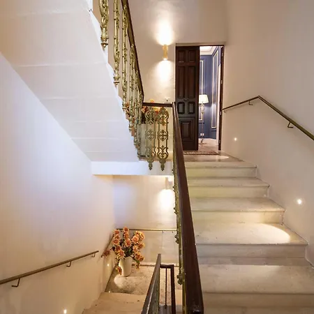 Alojamento de Acomodação e Pequeno-almoço Palazzo Bove 2 - Dagmar 4*