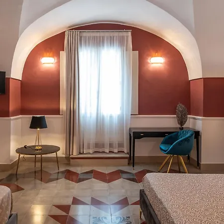 Palazzo Bove 2 - Dagmar 4* 加拉托内