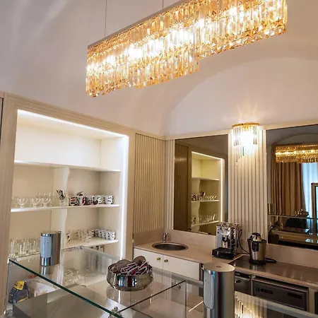 Alojamento de Acomodação e Pequeno-almoço Palazzo Bove 2 - Dagmar 4*